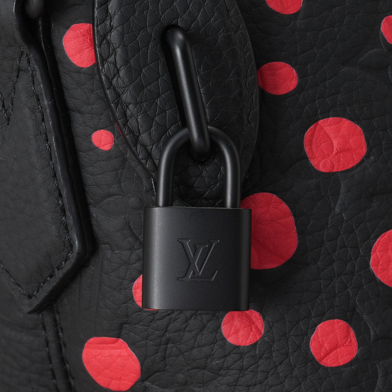 LOUIS VUITTON(USED)루이비통 시즌 쿠사마야요이 락킷 숄더백